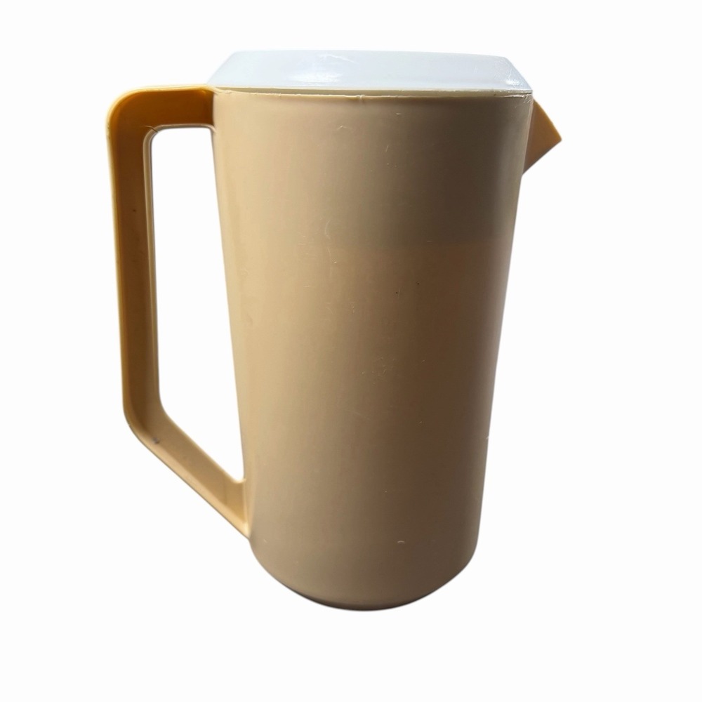Vintage Rubbermaid Harvest Gold‎ 2 1/4 Quart Pitcher White Strainer Lid J2445